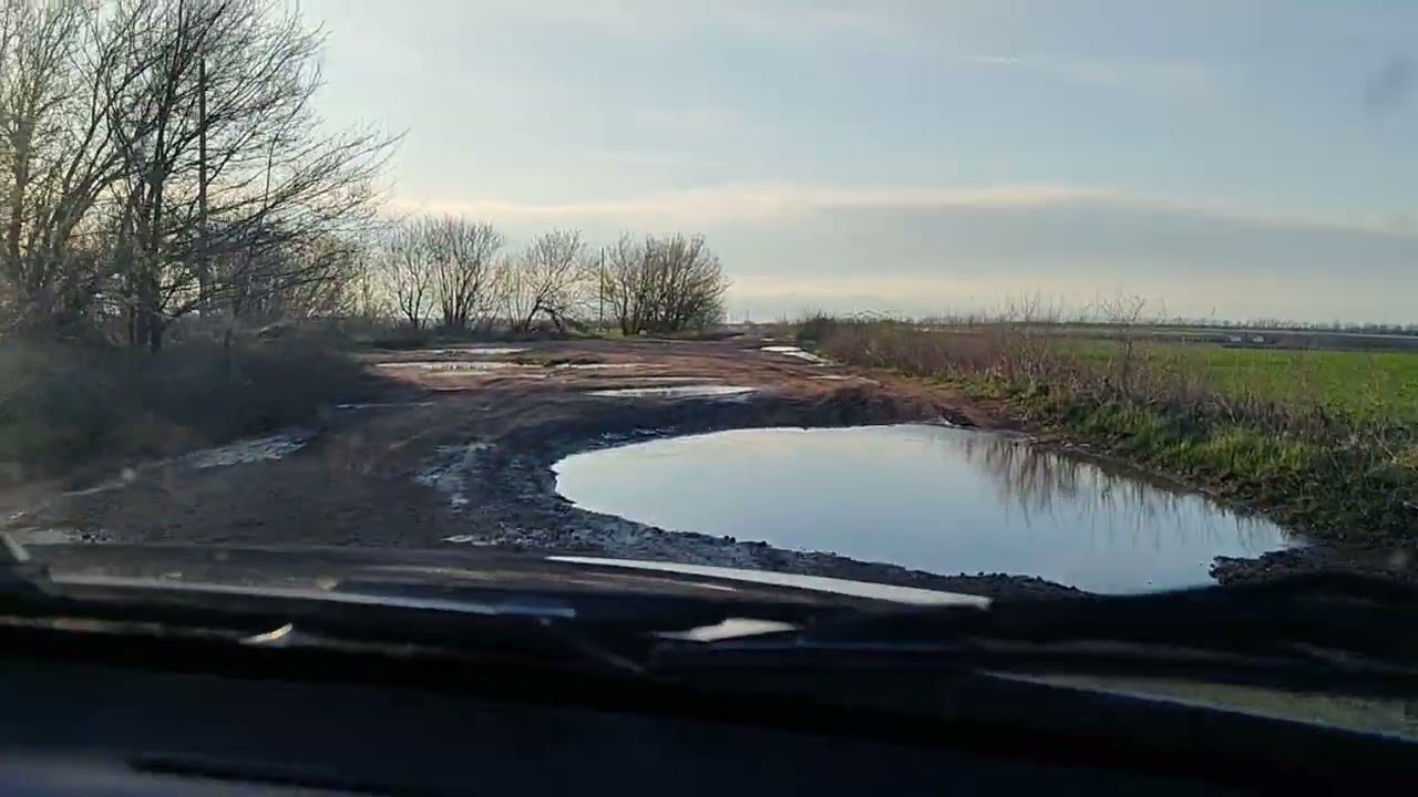 На межі Кіровоградської і Миколаївської областей. Відео підкреслює байдужість влади до українців