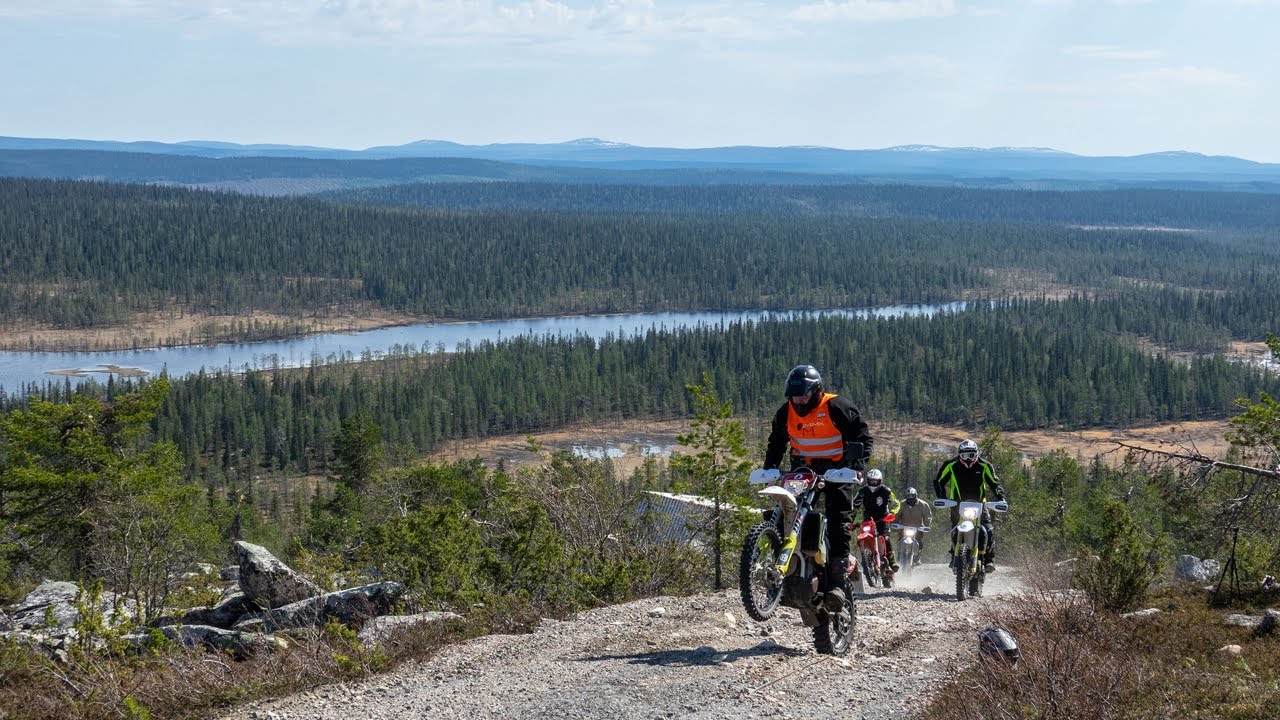 Endurosafarit - enduroa ja sotahistoriaa erämaassa