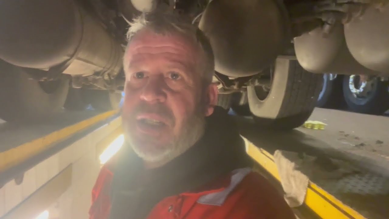 HGV Inspection on a Euro 5 Mercedes Econic & an ABS Fault plus a look at a Electric Renault Truck