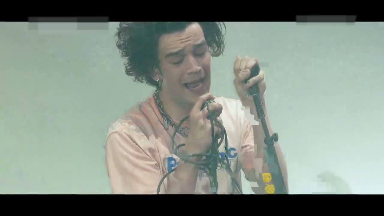 The 1975 - I Like America And America Likes Me (Live At Lollapalooza Paris 2019)