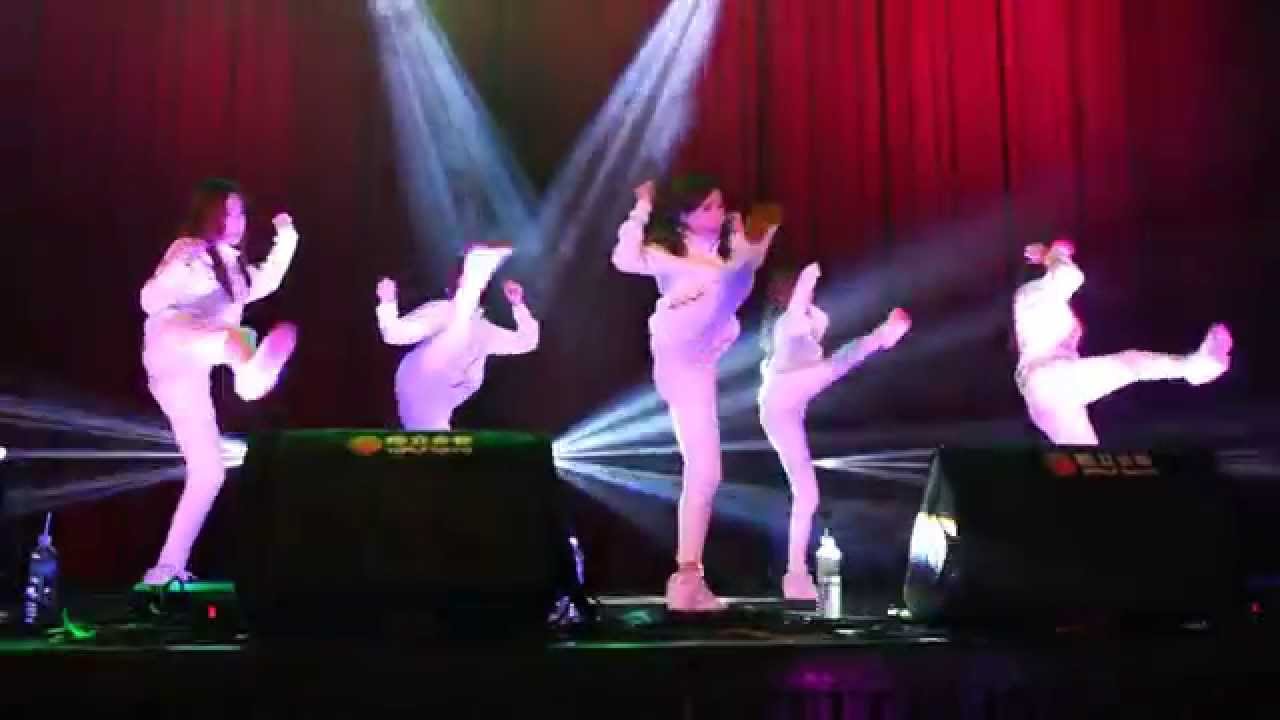 140824 Crayon Pop 1st Mini Live in Taiwan (3)-bing bing+dancing queen