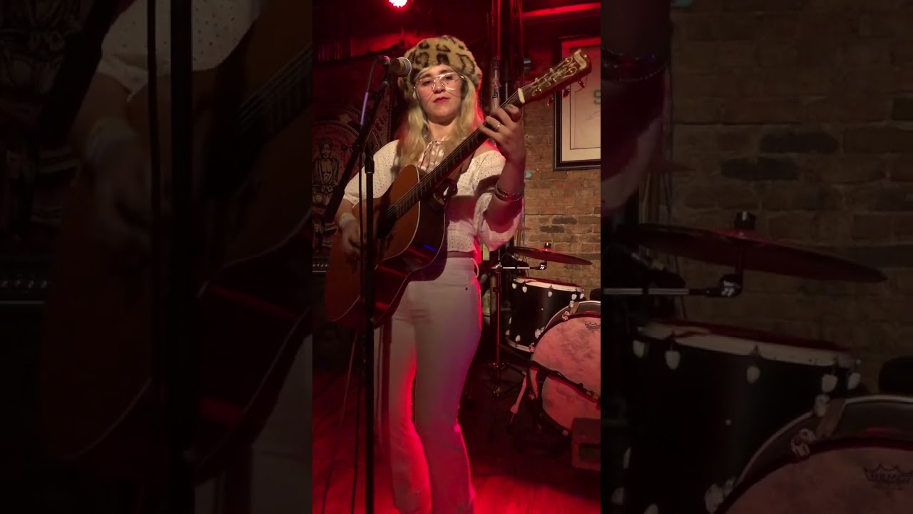 Sierra Ferrell - Ding Dong Daddy (Premiere)
