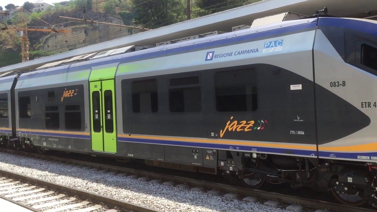 Etr 425 jazz in partenza da Napoli Mergellina [treni]
