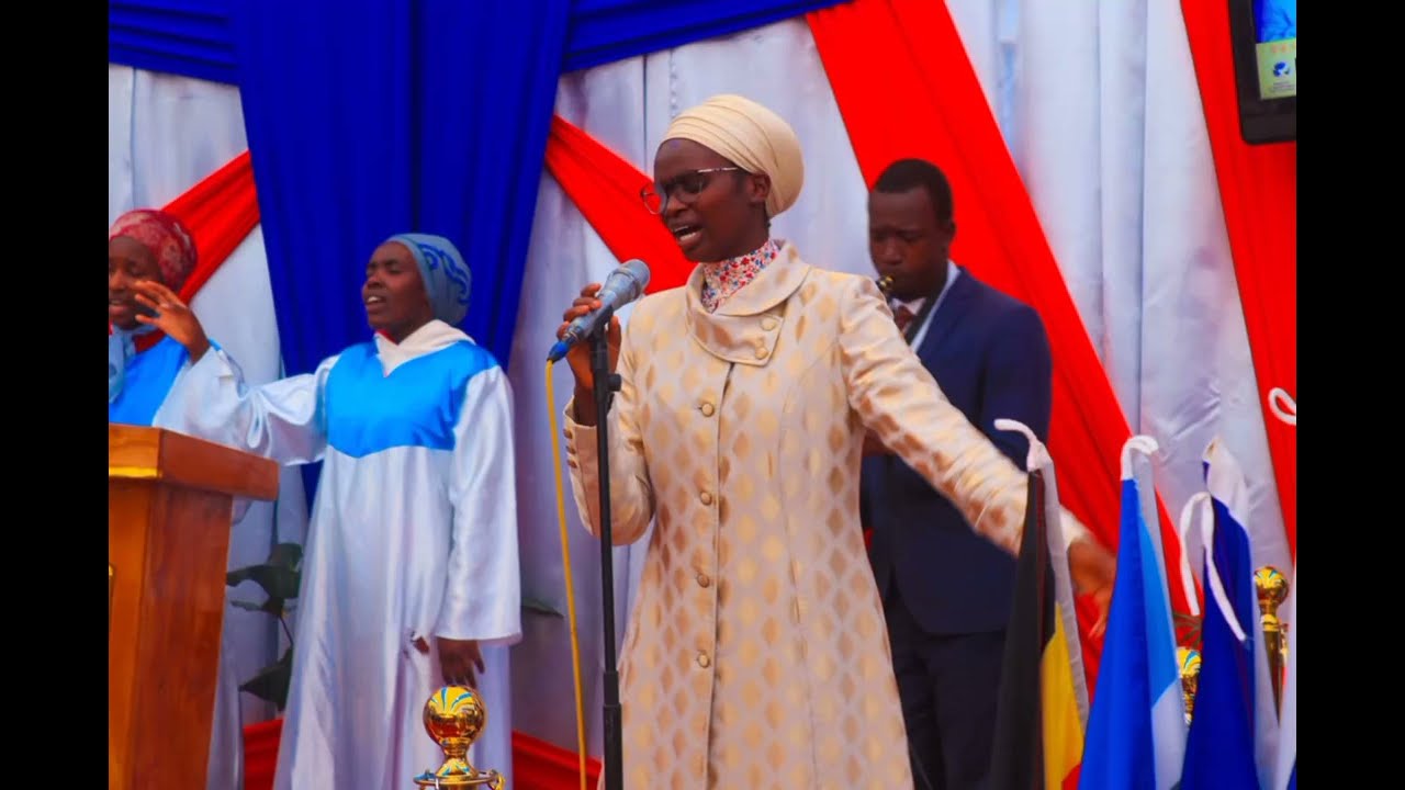 Kuna Mamlaka kwa Damu {Congregation worship}- KAYOLE MAIN ALTAR