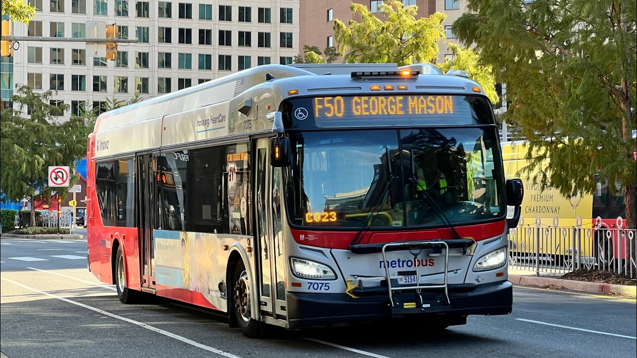 WMATA Metrobus: 2011 New Flyer XDE40 