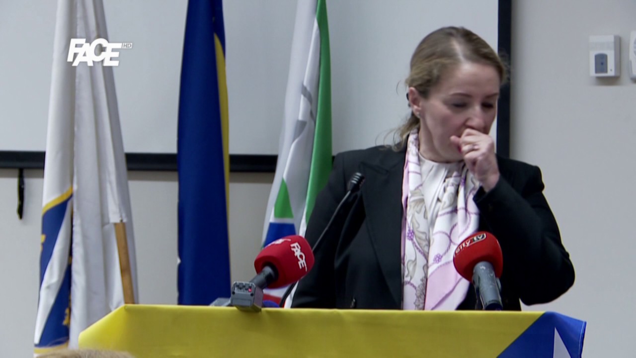 dr. Seka Izetbegović: Došla sam zbog vas, mokra, lakiranih noktiju, u štiklama, sa alergijom...