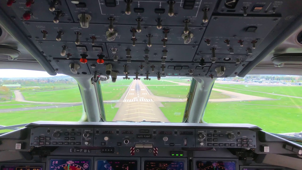 Strasbourg Approche - 717 Volotea Cockpit - 4K60