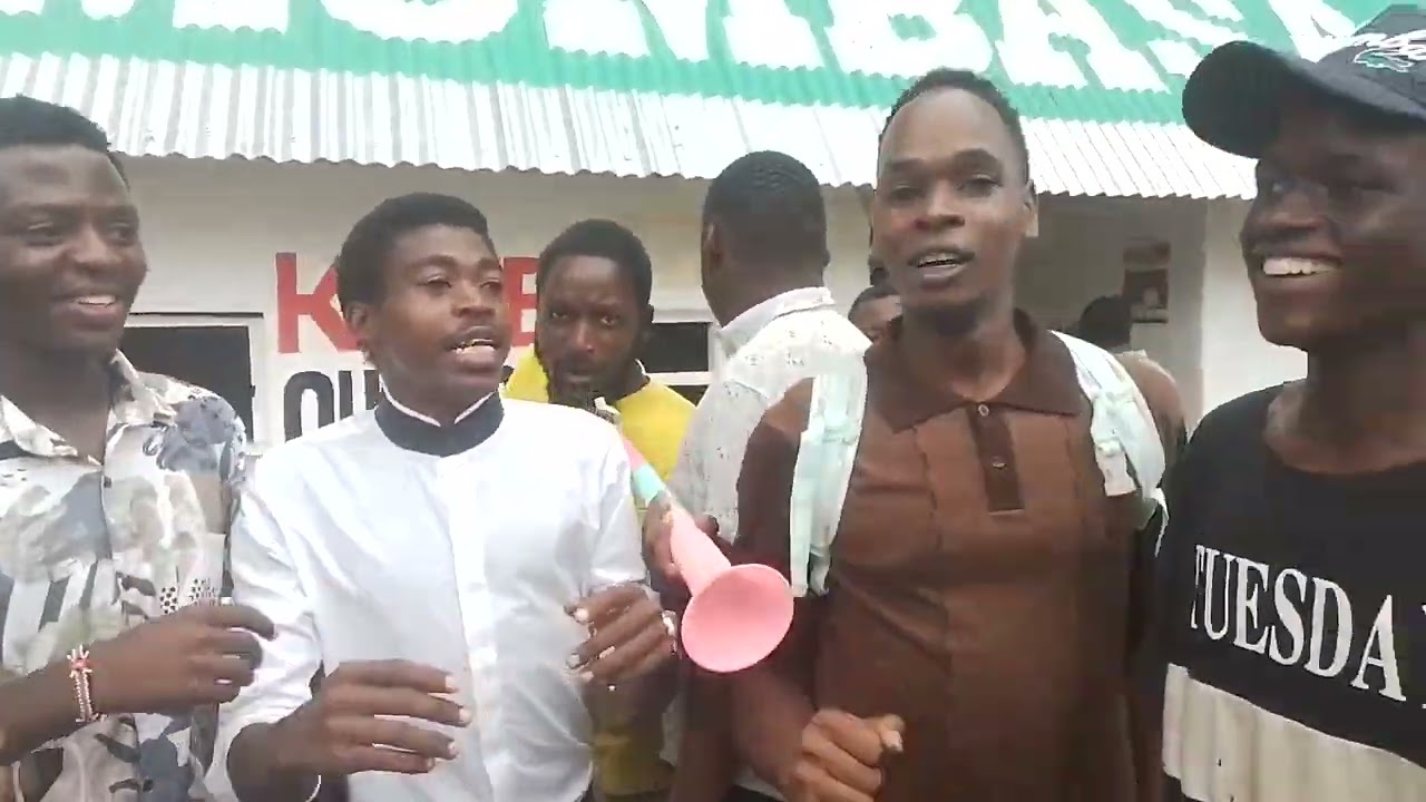 Mombasa University Students Frustrated after been Locked out at President Ruto's Event