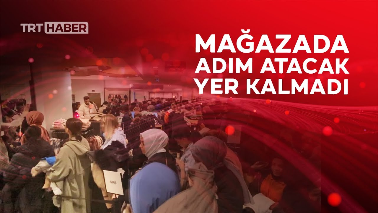 Alışveriş merkezlerinde indirim izdihamı yaşandı