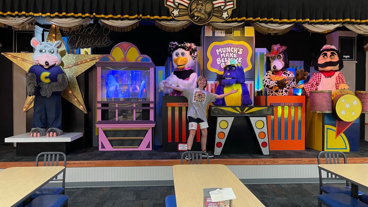 I Visit Sun Valley CA Chuck E Cheese (AWESOME FEATURE)