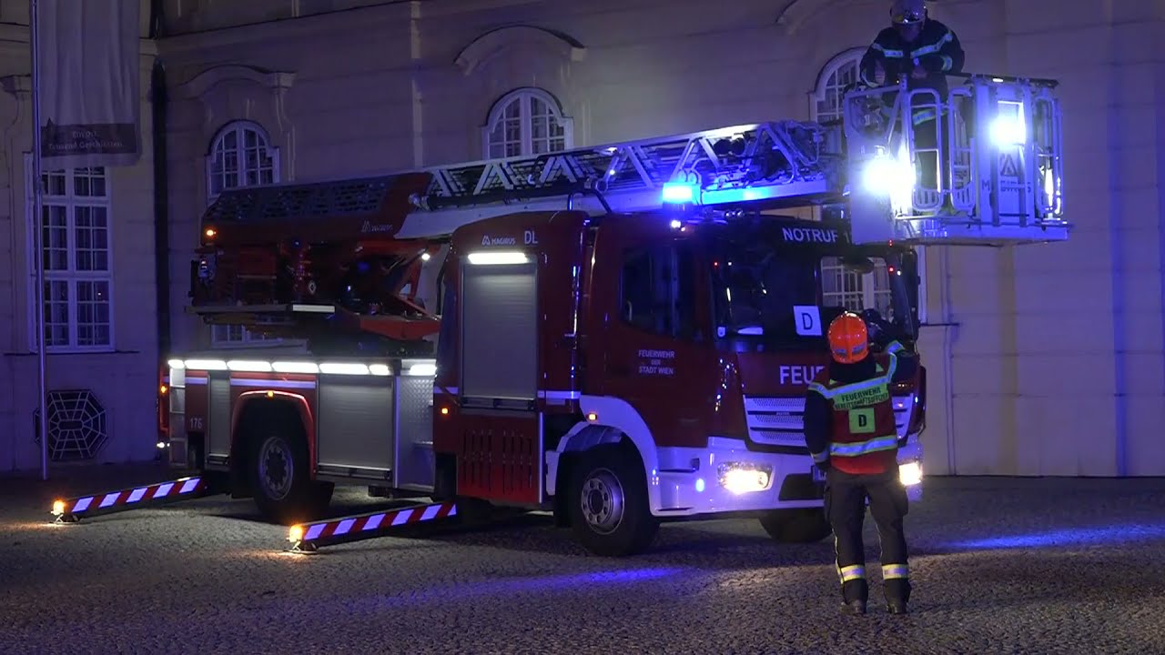 Brand & Menschenrettung im Stift Klosterneuburg Feuerwehr Klosterneuburg & BF Wien (&Uuml;bung)
