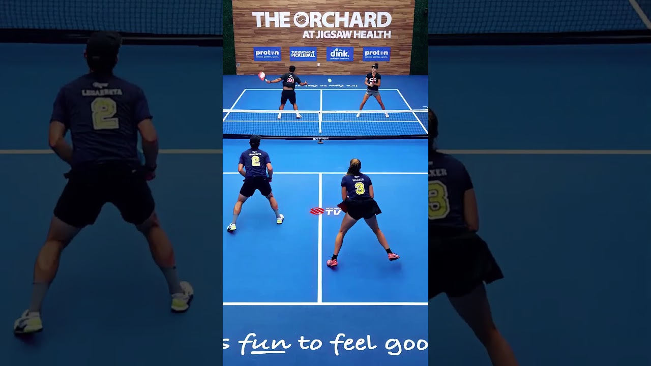 An aggressive overhead smash 😤 #pickleball #pickleballislife #pickleballhighlights