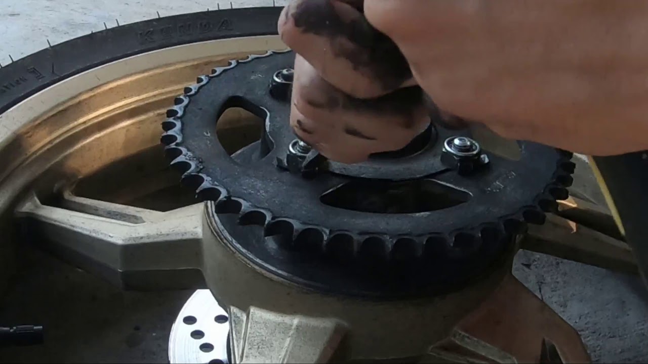 Kerja DIY - Tukar Rantai dan Sprocket Sendiri (SYM- VF3i)