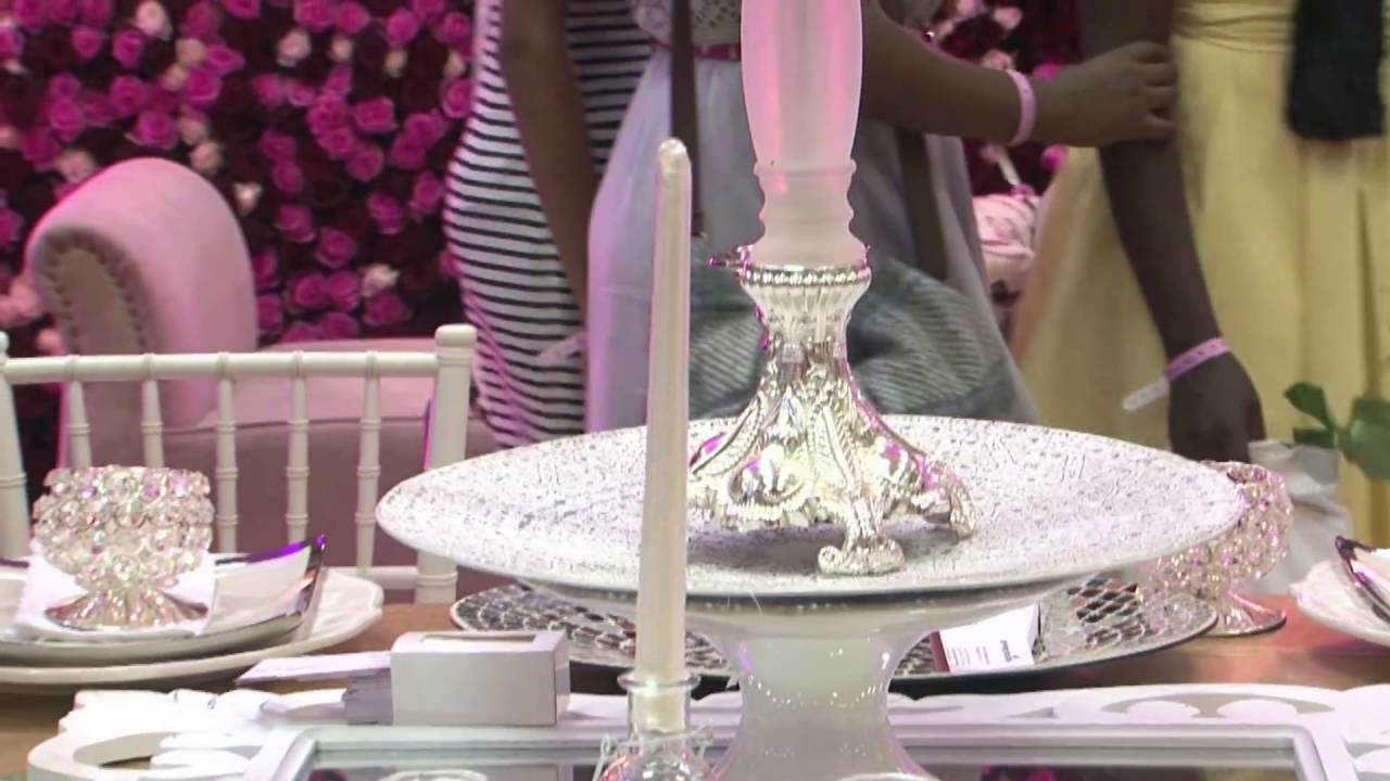 Evensis talking about the mediterrean wedding set up at the samantha's bridal fair