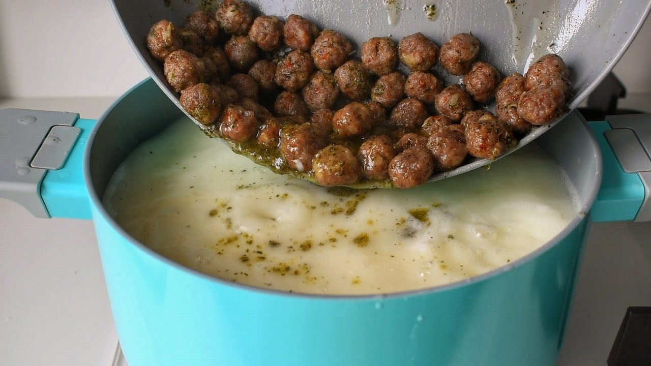 İFTARA MUTLAKA YAPIN👌 BU ÇORBA TEK BAŞINA YETER ☝️ KÖFTELİ VE ERİŞTELİ TERBİYELİ ÇORBA TARİFİ 😋 SOUP