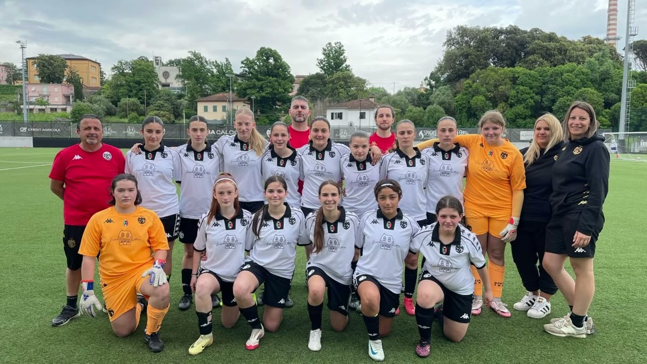 LO SPEZIA CALCIO UNDER 15 FEMMINILE VINCE IL CAMPIONATO REGIONALE 040525