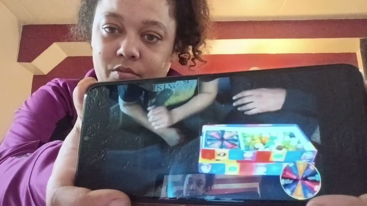 Reaction to the bean boozled challenge super funny queen & clarence 