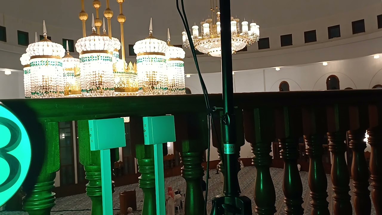 أذان العشاء من جامع الشيخ عبدالقادر فقيه ..