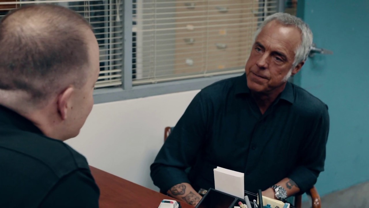 LAPD Hollywood Captain's Corner feat. Det. Harry Bosch (Holiday 2019)