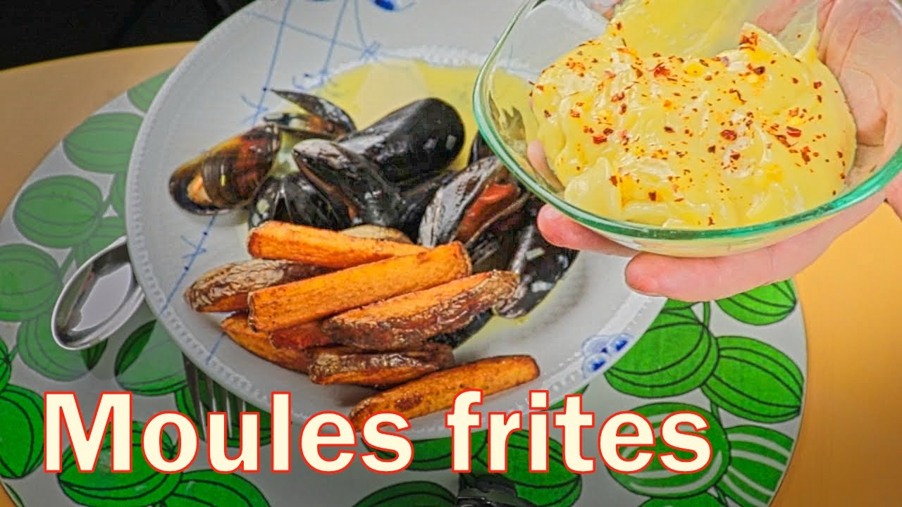 Moules frites - musslor med pommes frites och vitlöksmajonnäs - aioli