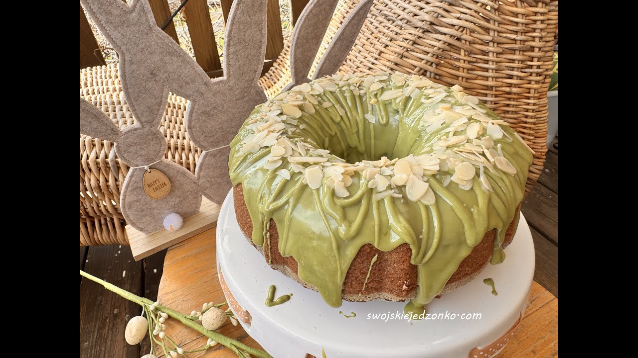 Szybka babka kakaowa z pistacjową polewą, robi się szybko do tego jest wilgotna i mięciutka #babka