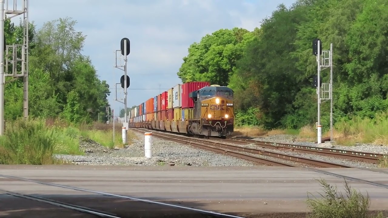 A Sunny Late-Summer Day of Railfanning in Muncie, Indiana, Featuring a CSX Inspection Train!