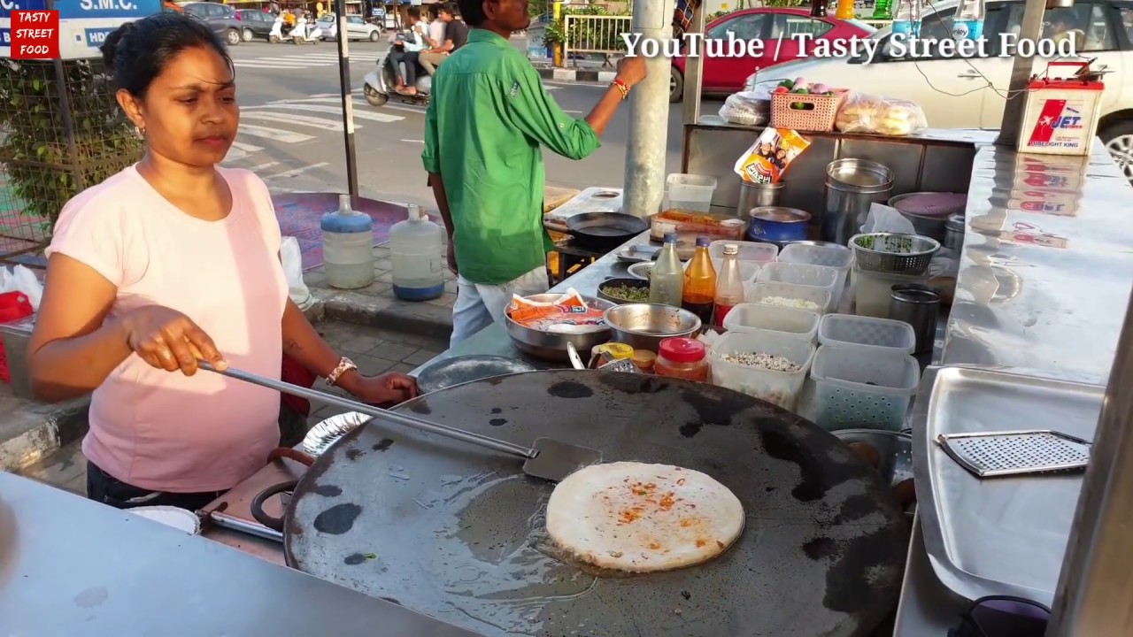 Tasty Street Paratha of Surat City  || Husband wife selling Delicious Paratha || India Street food