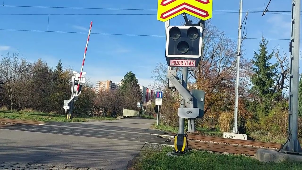Železniční přejezd Bohunice