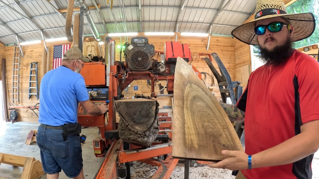 Распиловка грецкого ореха на нашем лесопильном станке WoodMizer LT35 позволит вам максимально сэк...