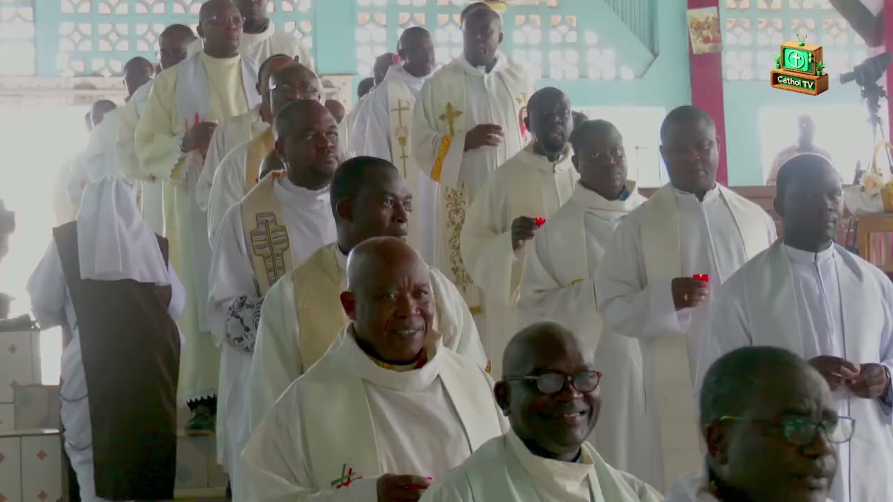 Messe présidée par Mgr Ruffin NGOUBOU, Vicaire général pour la Journée mondiale de la Vie consacrée 