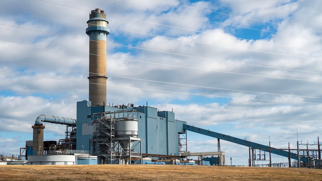 Exploring an Abanonded 1960s Power Plant, Unique and Gone Forever