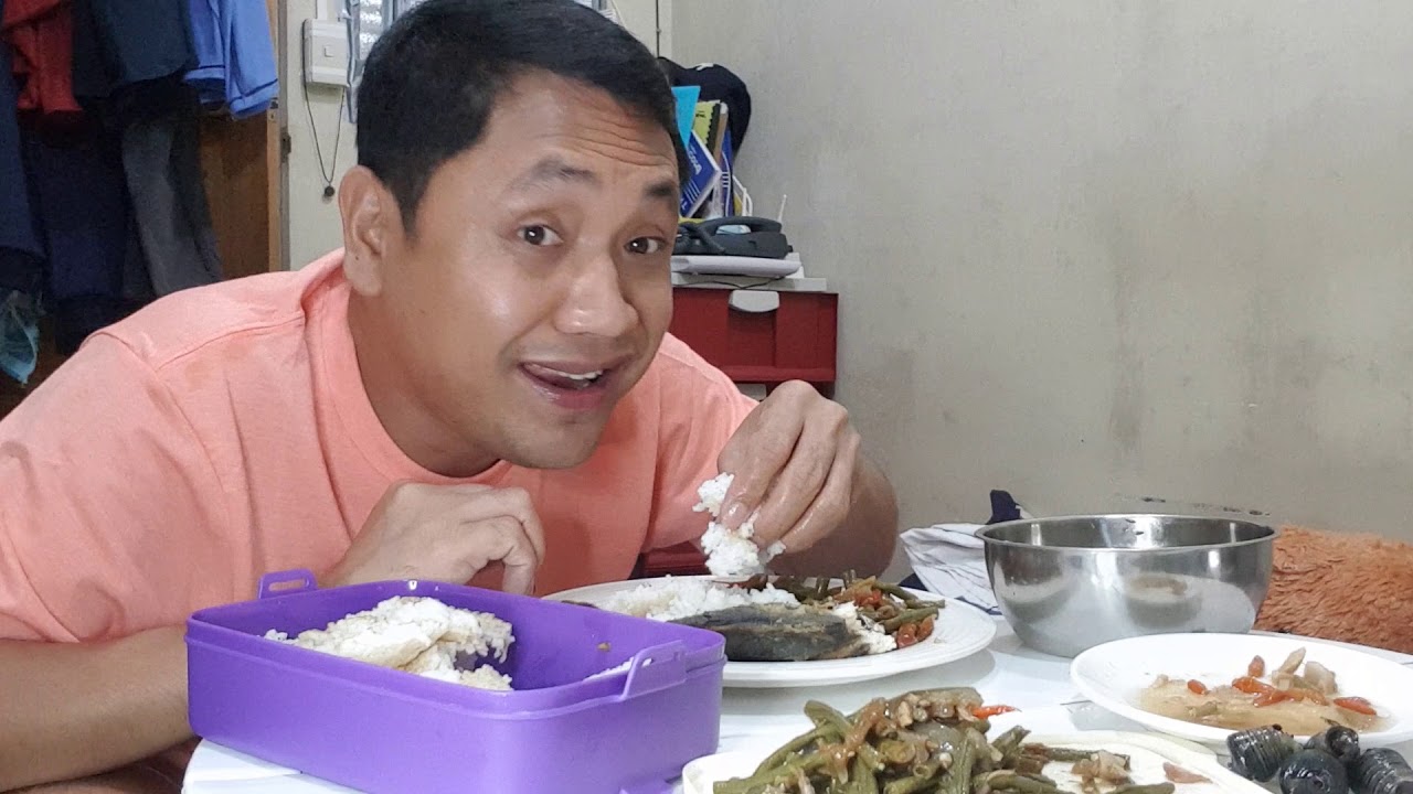 For better or for worse uunahin natin ang kain 😍