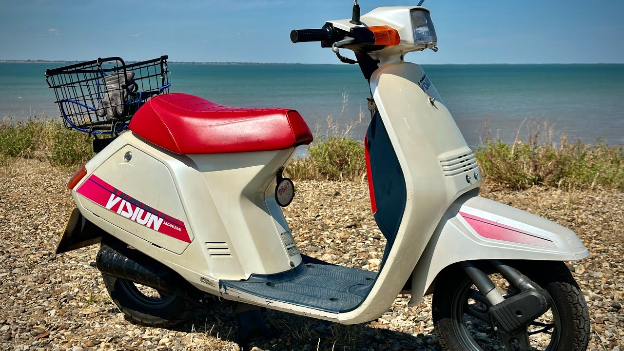 Honda Vision 50x first impressions review and walk round.