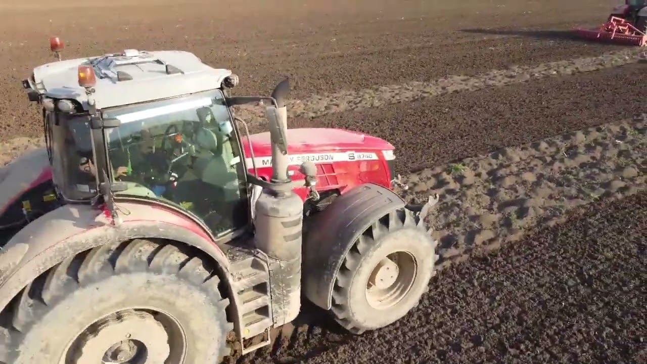Masey Ferguson 8740S & Case IH Puma 165