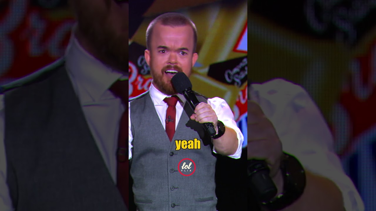 I made John Stamos scream like a beach! 😳🎤😂 Brad Williams #lol #funny #comedy #facts #shorts