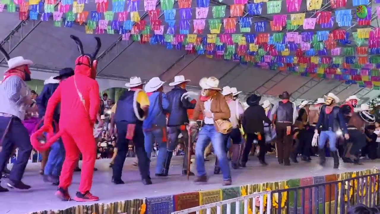 XANTOLO 2025 CUADRILLA NUEVA GENERACION FE Y TRADICION EN LA PRESENTACION DE CUADRILLAS HUEJUTLA HGO