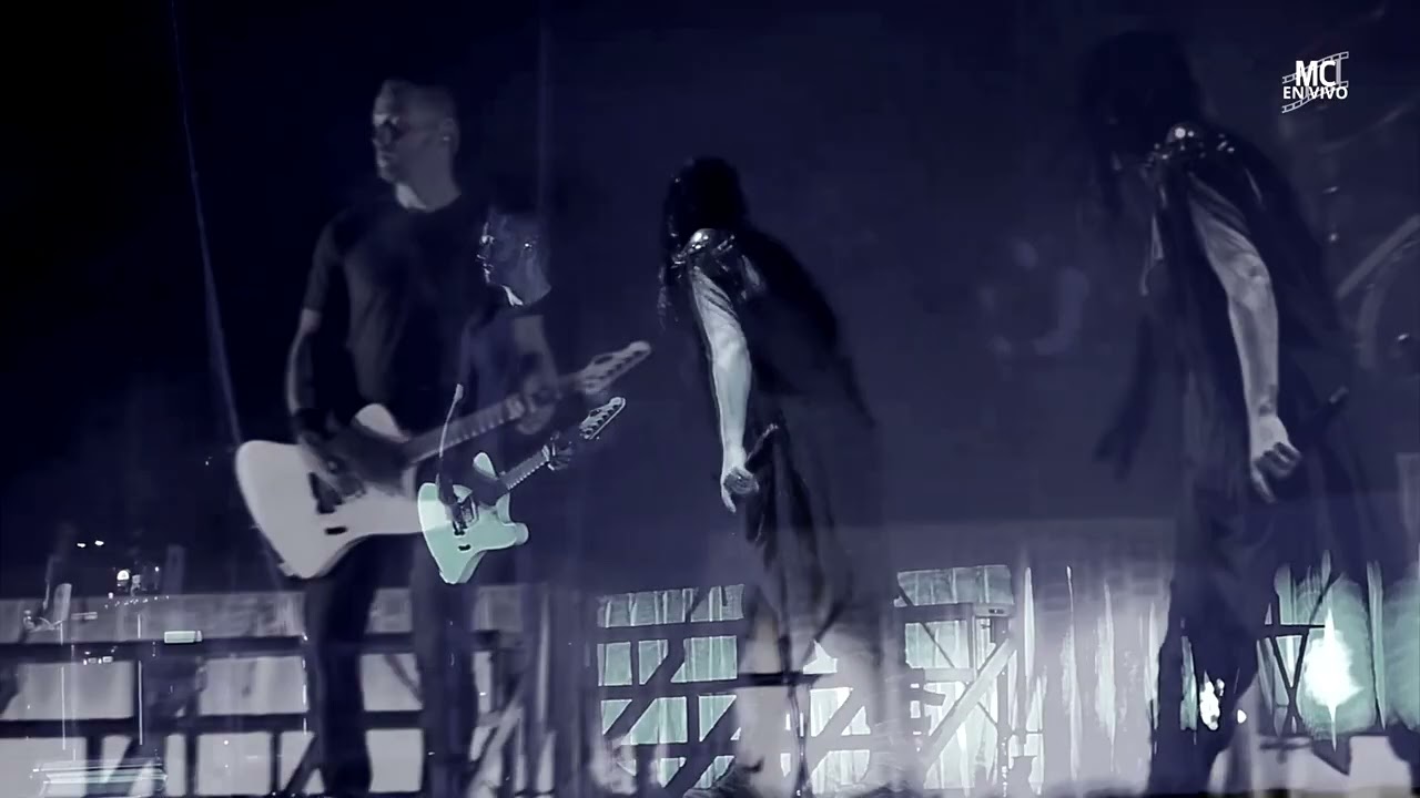 Evanescence - Feeding The Dark (MULTICAMARA En Vivo)