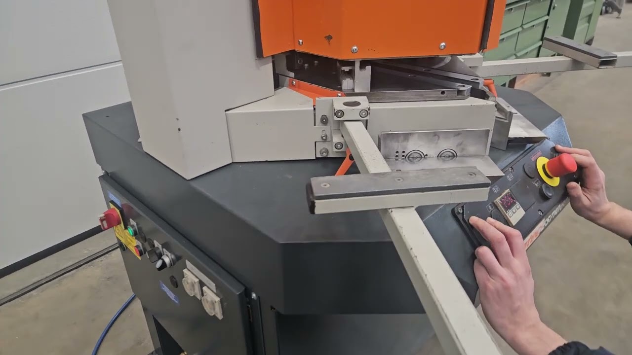 Elumatec Einkopfschweißmaschine ES 710