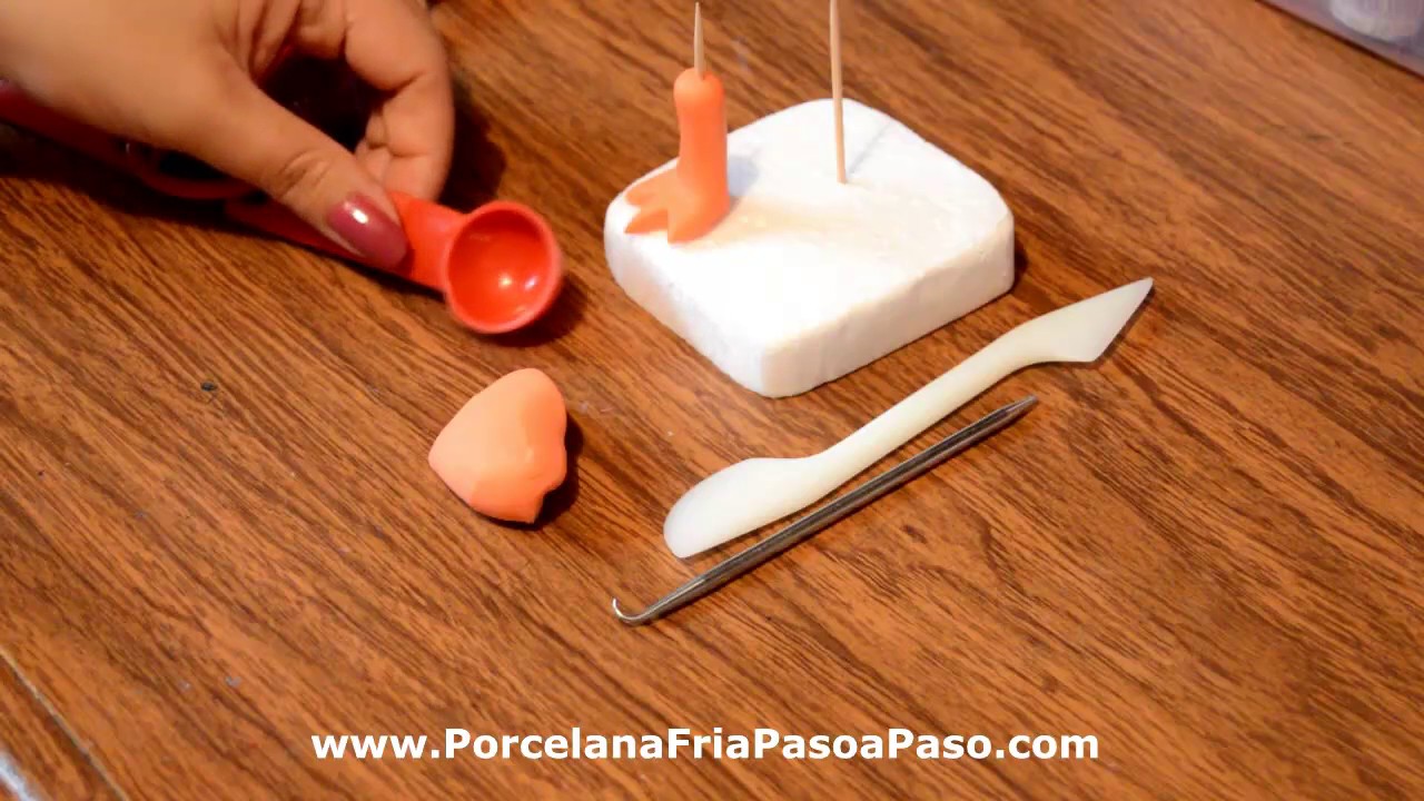 Pollito Pio Pio en Porcelana Fria
