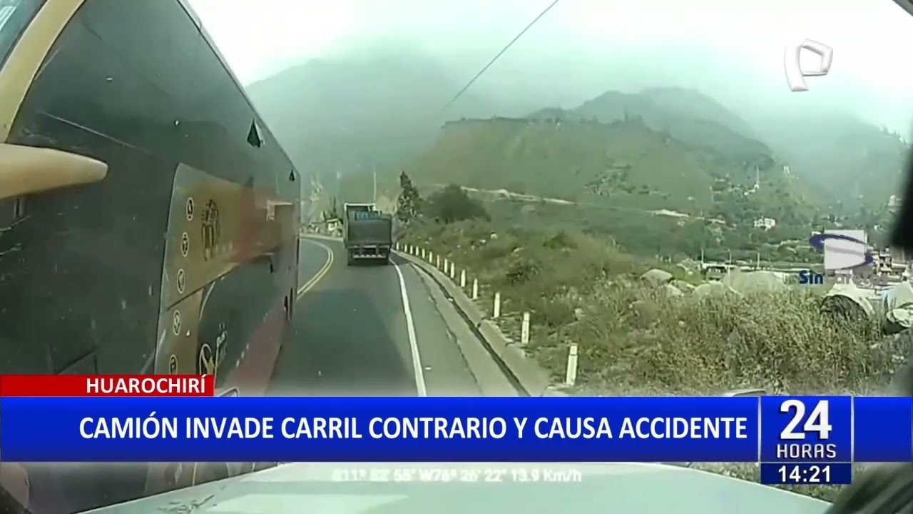 Huarochirí: auto y camión iban en sentido contrario y chocan frontalmente con bus