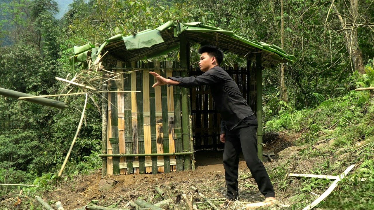 The homeless boy built a completed house - The homeless boy