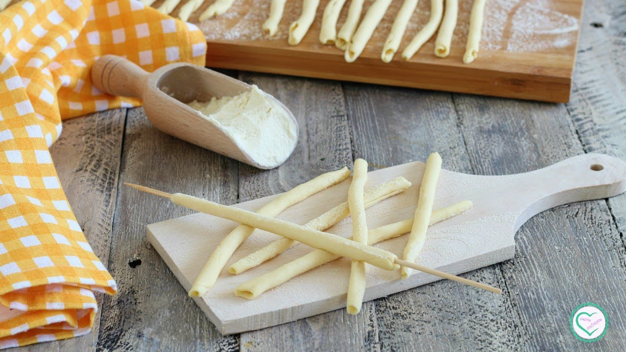 MACCHERONI FATTI IN CASA A MANO