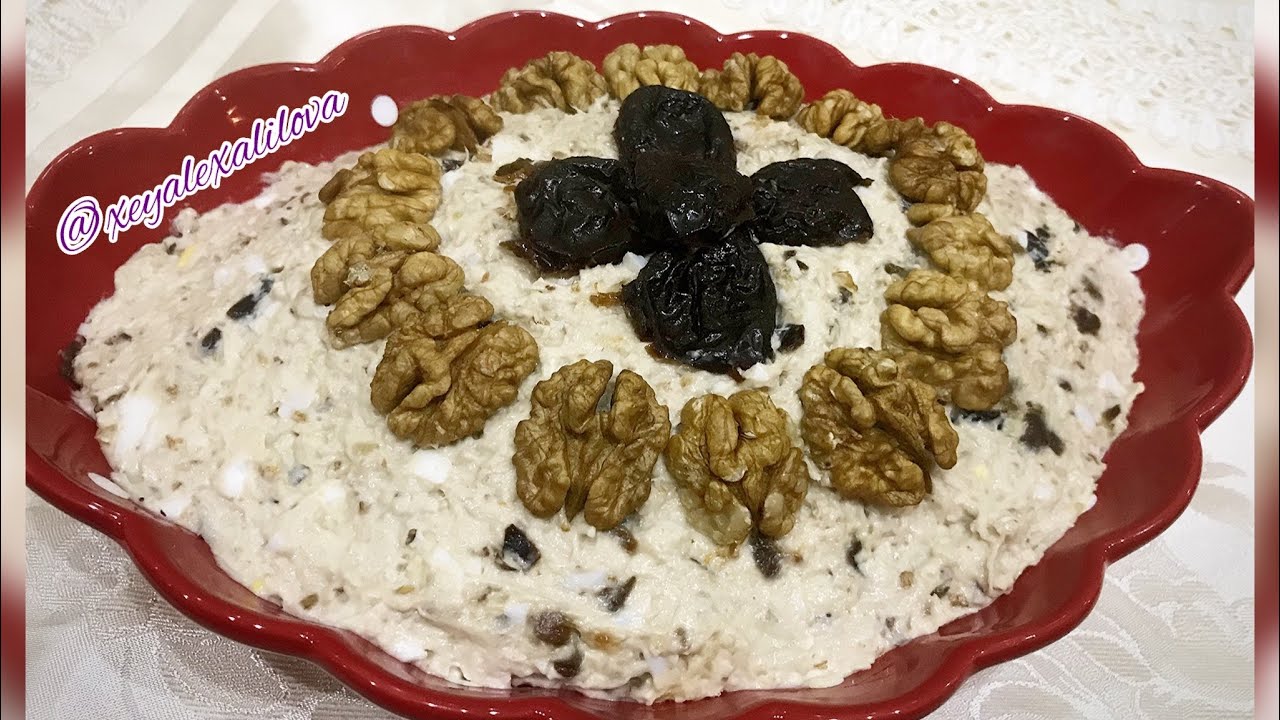 QARA GAVALI VƏ TOYUQLU SALAT.SİYAH ERİKLİ TAVUKLU SALATA.САЛАТ ИЗ ЧЕРНО СЛИВА С КУРИЦЕЙ.
