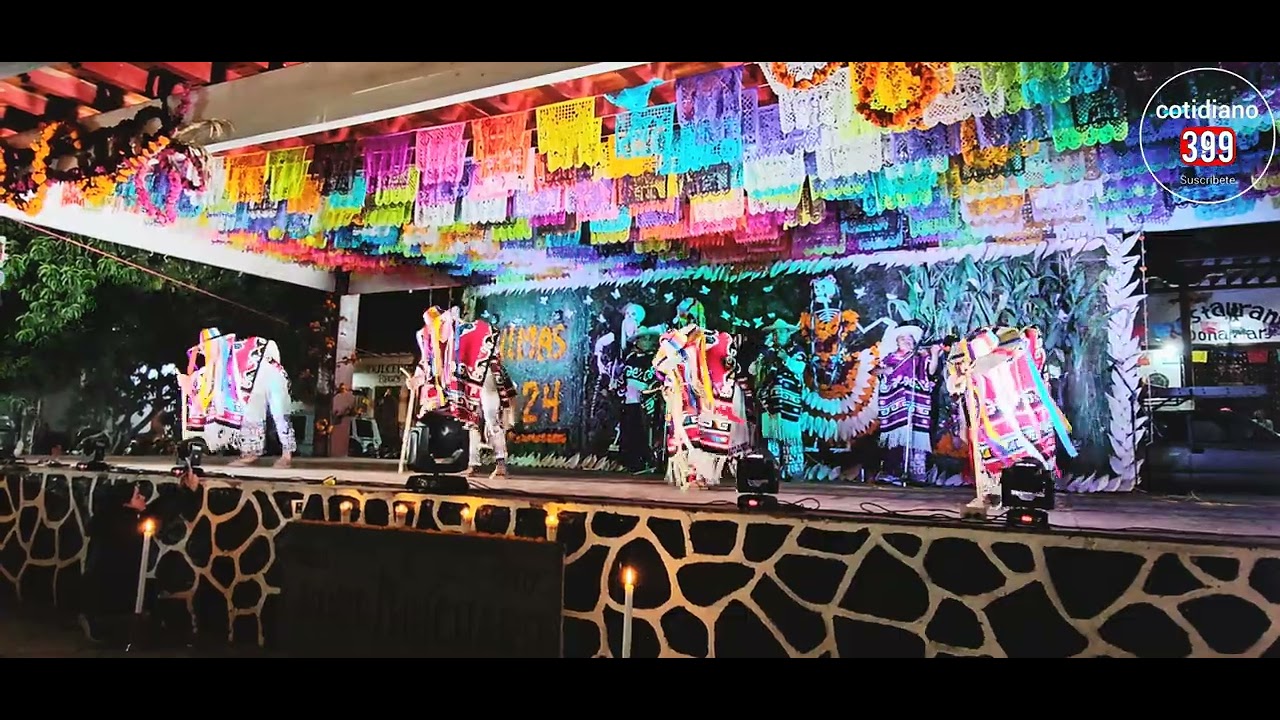 Danza de los Viejos Alegres de Jarácuaro. Noche de Ánimas Erongarícuaro Michoacán @cotidiano399