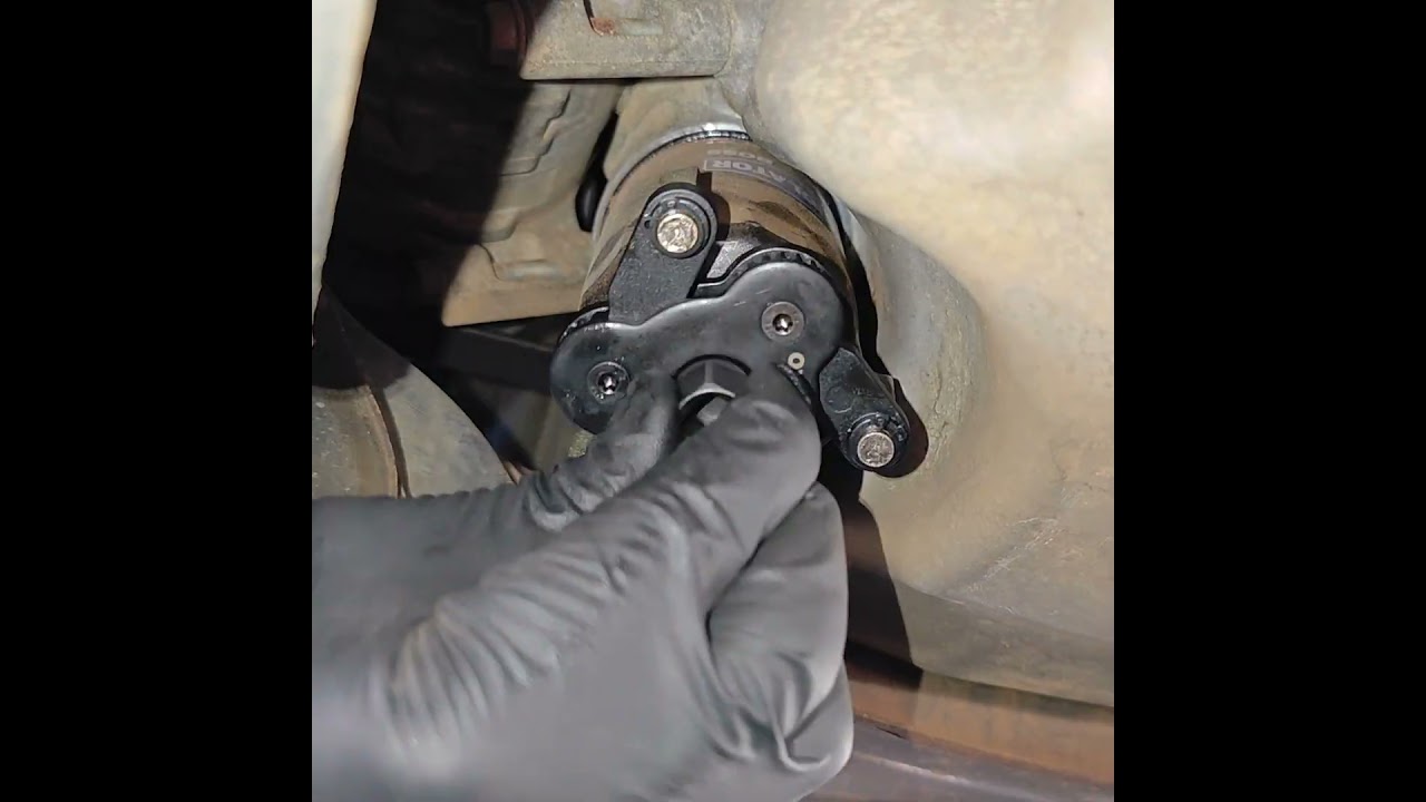 This magnetic oil filter wrench is my new favorite #ad
