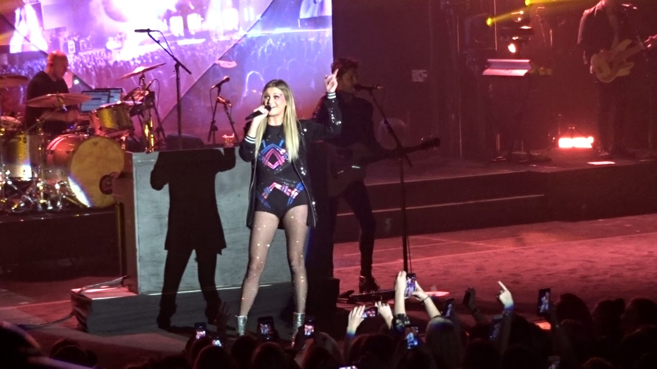 Kelsea Ballerini 