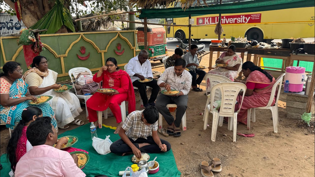 మా షాప్ ఓపెన్ చేశాము మా వాళ్ళు వచ్చి హెల్ప్ చేశారు బాగానే జరిగింది వేపారం 🙏