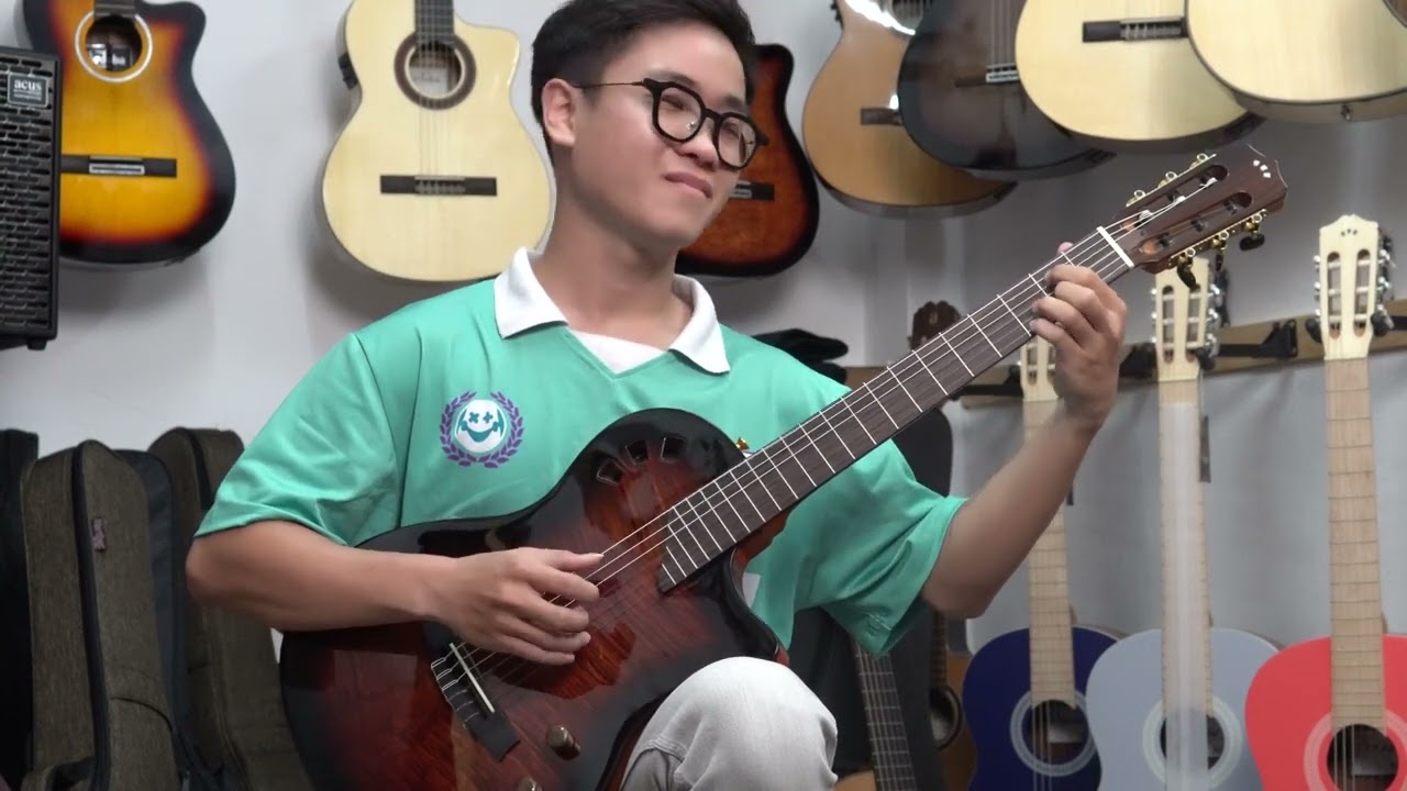 Cordoba Stage edge burst | Guitarist Tú Nguyễn
