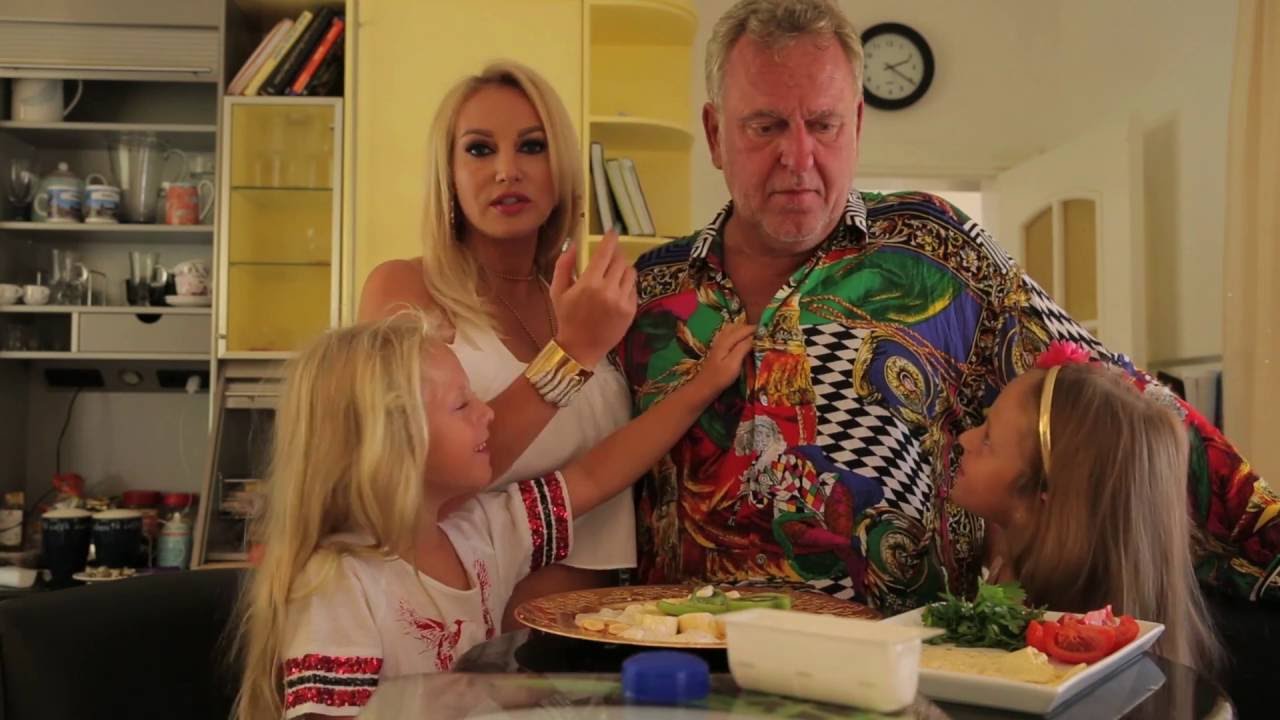 Leckeres Frühstück machen ♥ Reich & Sexy ♥ Svetlana Nadel