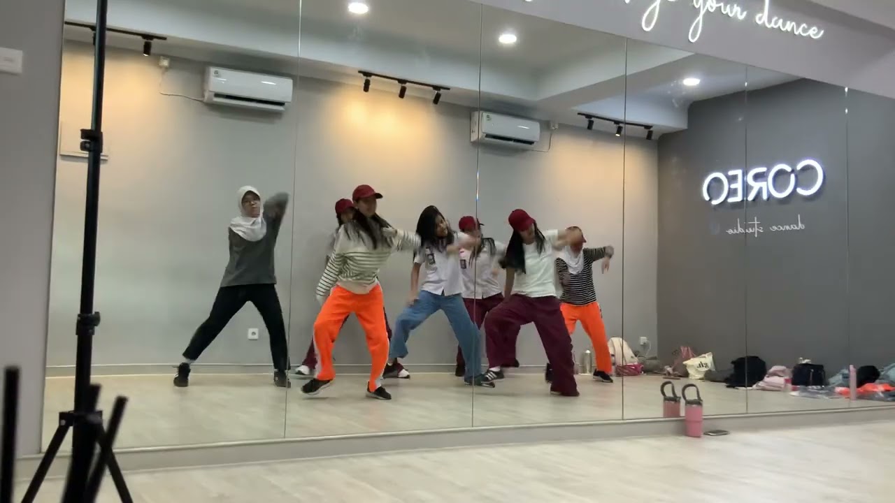 iconic efek kedat kedut